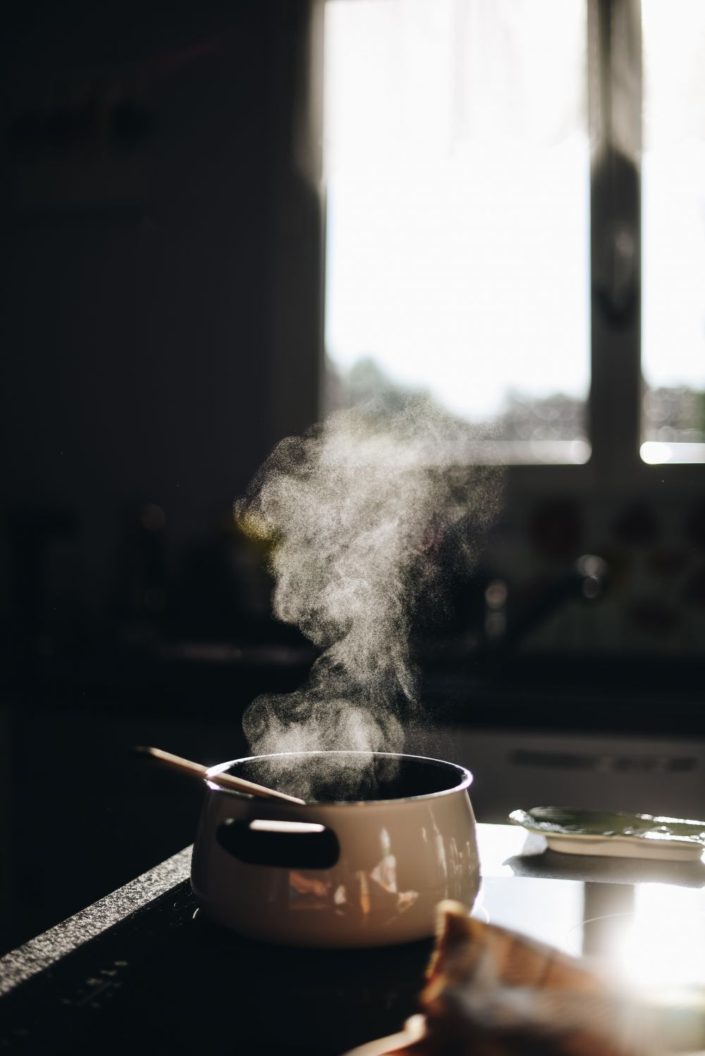 Spishäll med inbyggd fläkt – en smidig lösning för ditt kök